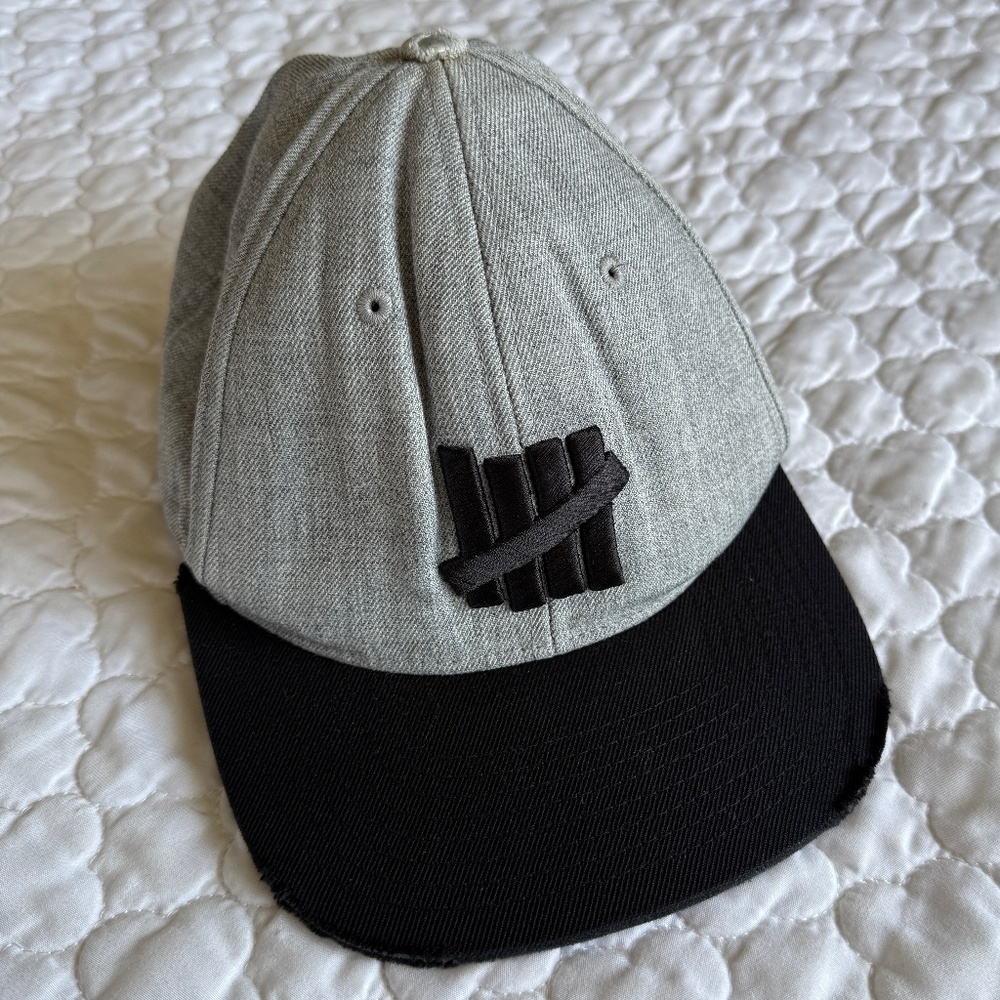 Undefeated Distressed Cap / Hat in Grey & Black Adjustable